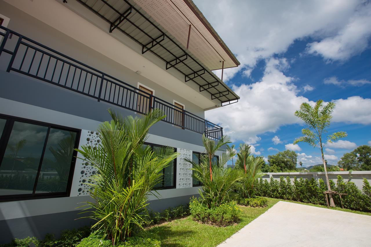 Phant At Thalang Service Apartment Екстер'єр фото